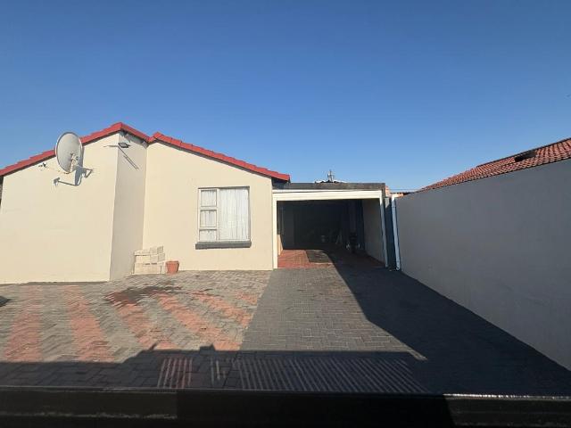 3 Bedroom House For Sale in Motherwell Nu 3