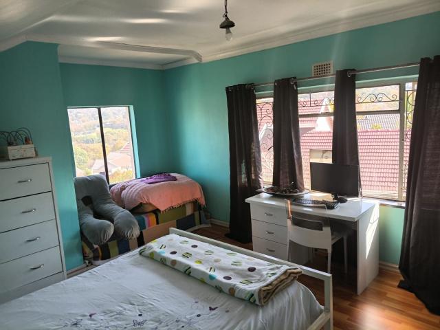 3 Bedroom House For Sale in Mondeor