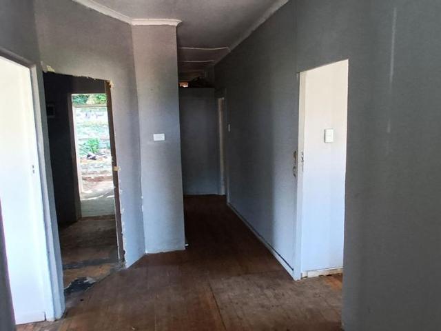 3 Bedroom House For Sale in Montclair