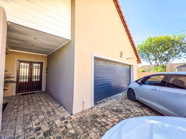 3 Bedroom House For Sale in Montecello Estate
