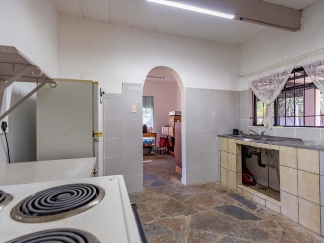 3 Bedroom House For Sale in Monteseel