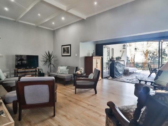 3 Bedroom House For Sale in Montrose