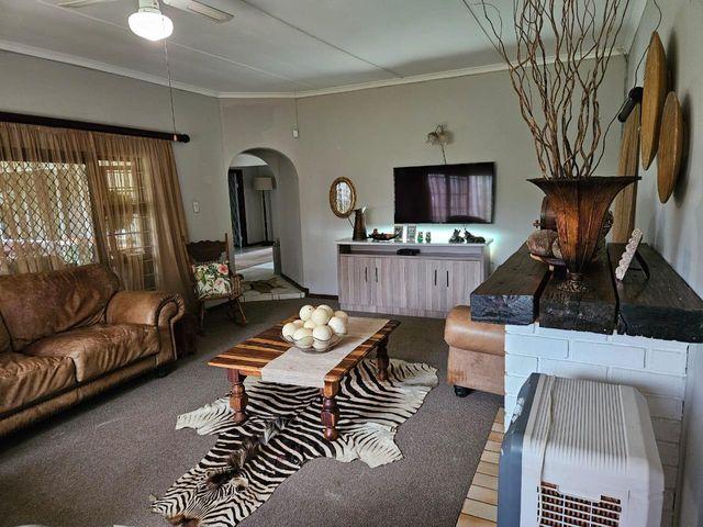 3 Bedroom House For Sale in Monzi SH