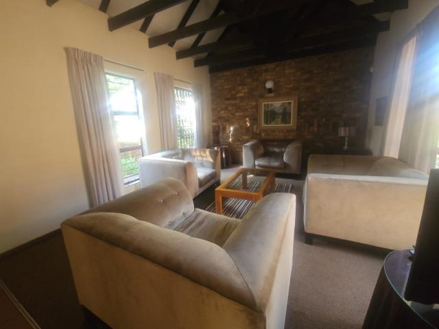 3 Bedroom House For Sale in Moreleta Park