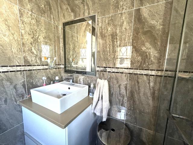 3 Bedroom House For Sale in Mayberry Park