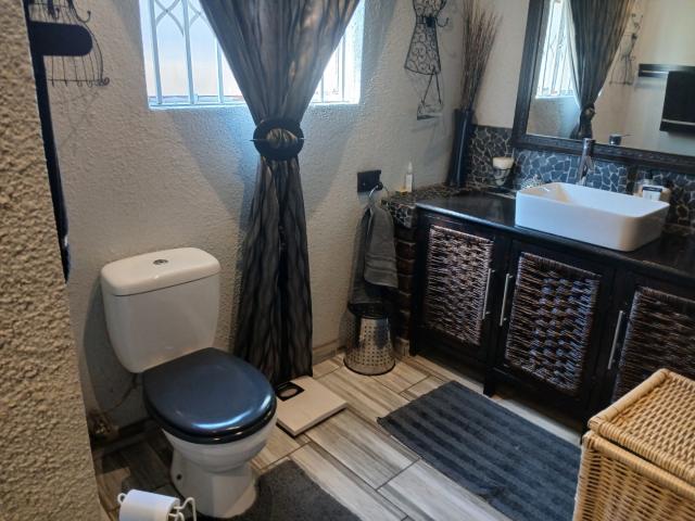 3 Bedroom House For Sale in Mayberry Park