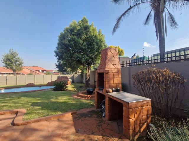 3 Bedroom House For Sale in Mayfield Park