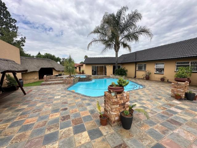 3 Bedroom House For Sale in Mayfield Park
