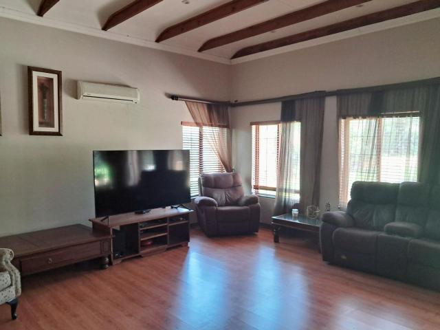 3 Bedroom House For Sale in Magalieskruin