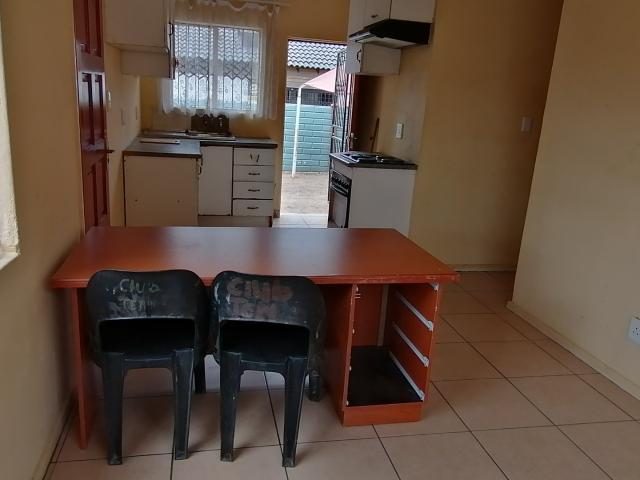 3 Bedroom House For Sale in Mahlasedi Park