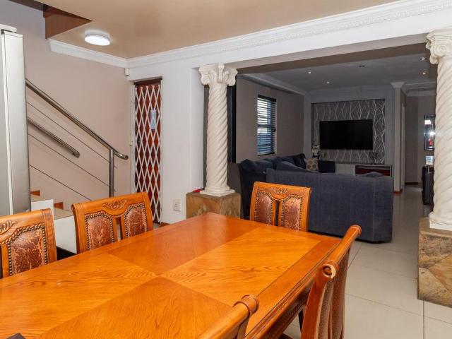 3 Bedroom house for sale in Maitland, Cape Town