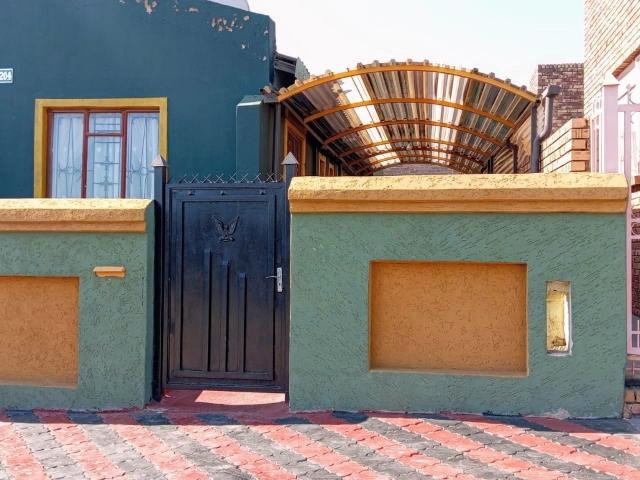 3 Bedroom House For Sale in Mamelodi East