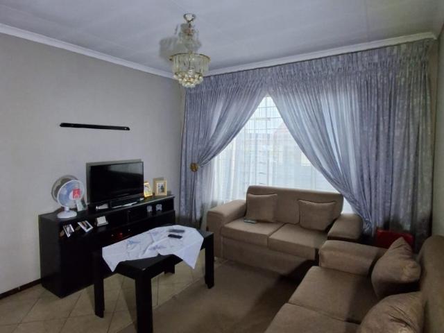 3 Bedroom House For Sale in Mamelodi East