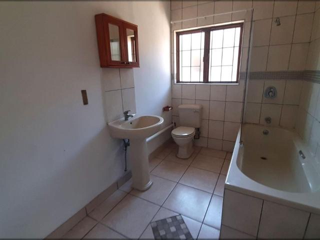 3 Bedroom House For Sale in Manaba Beach