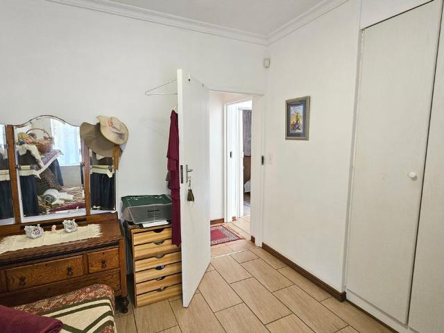3 Bedroom House For Sale in Menlo Park