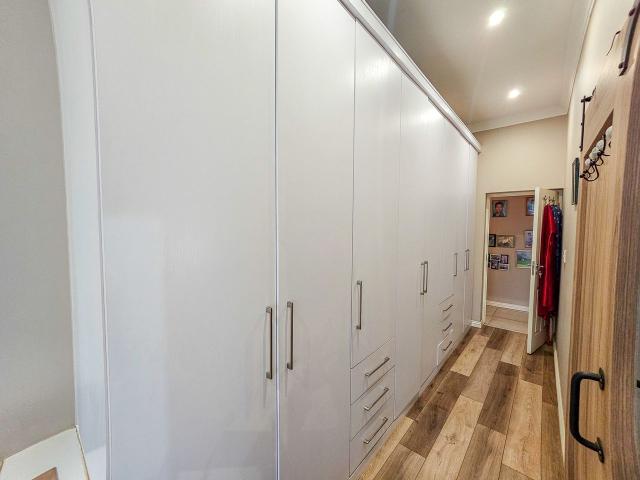 3 Bedroom House For Sale in Midstream Meadows