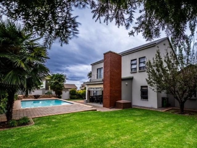 3 Bedroom House For Sale in Midstream Hill Estate