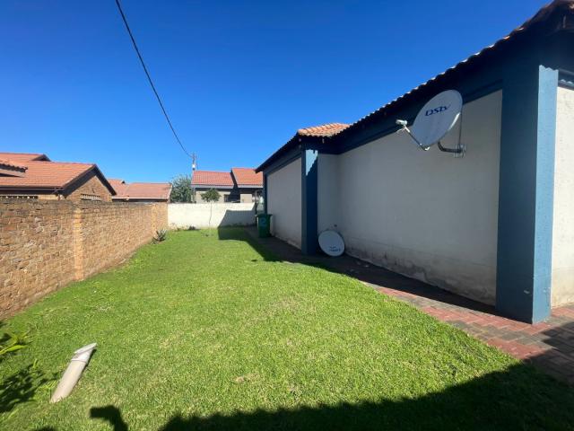 3 Bedroom House For Sale in Mineralia