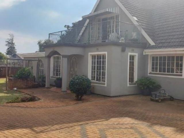3 Bedroom House For Sale in Norkem Park