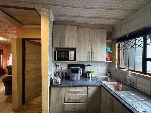 3 Bedroom House For Sale in North Addo Road Phase 2
