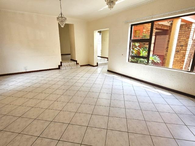 3 Bedroom House For Sale in Northcliff