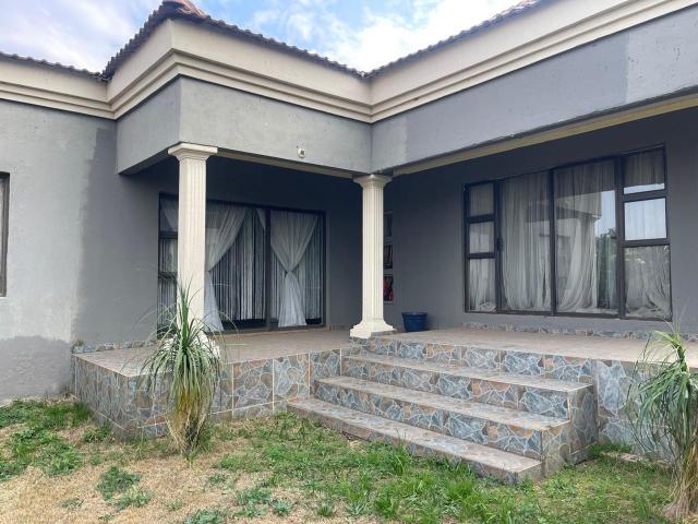3 Bedroom House For Sale in Naturena