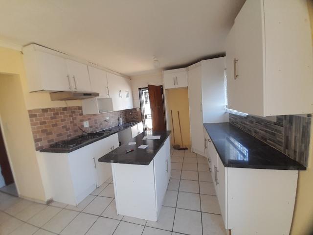 3 Bedroom House For Sale in Naturena