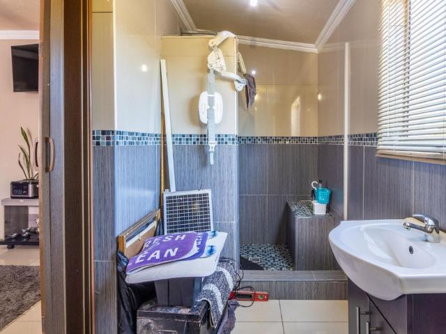 3 Bedroom house for sale in New Orleans, Paarl
