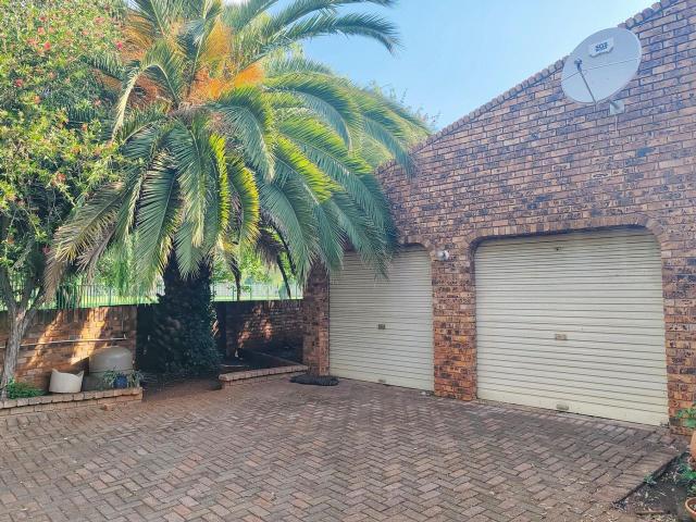 3 Bedroom House For Sale in New State Areas