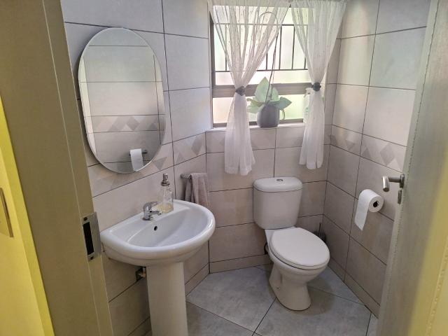 3 Bedroom House For Sale in Newlands