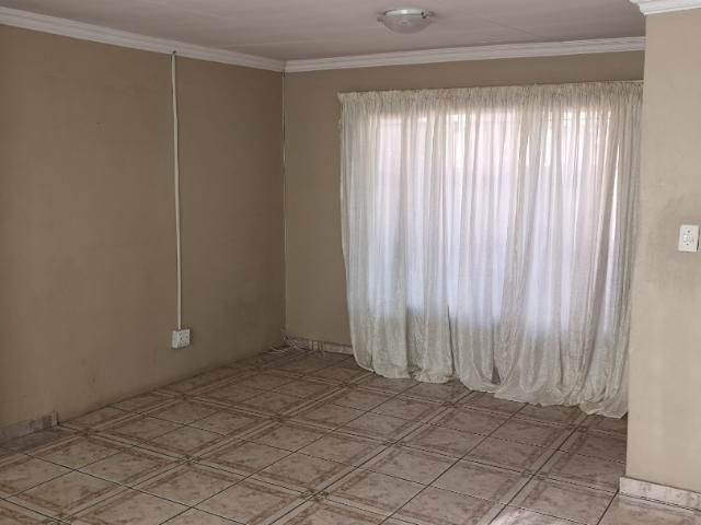 3 Bedroom House For Sale in Nellmapius