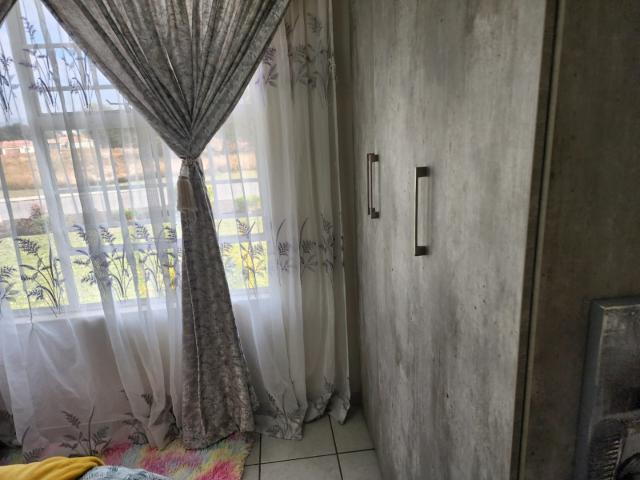3 Bedroom House For Sale in Ngwenya River Estate