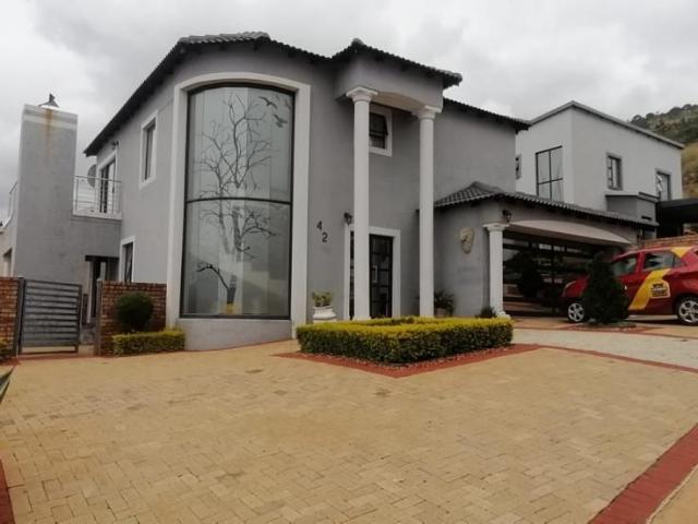 3 Bedroom house for sale in Ninapark, Akasia