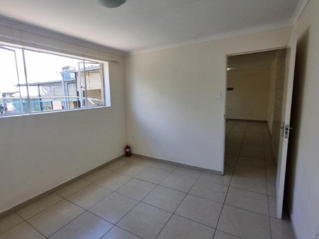 3 Bedroom House For Sale in South Crest