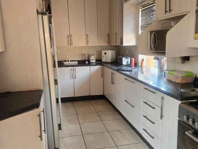 3 Bedroom House For Sale in South Hills