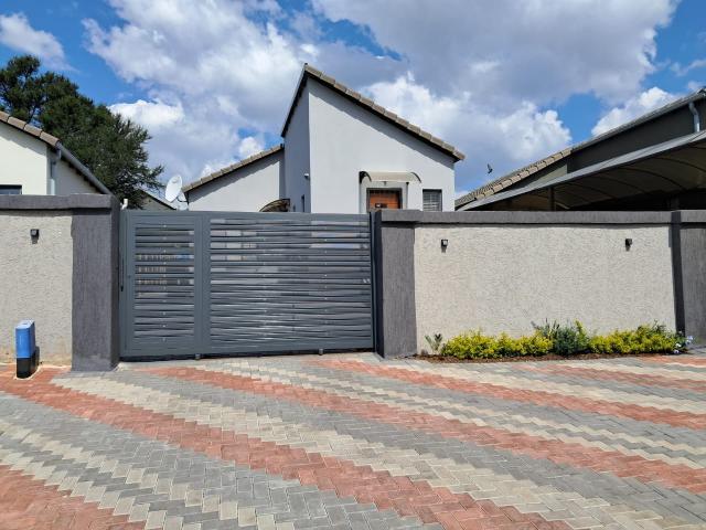 3 Bedroom House For Sale in South Hills