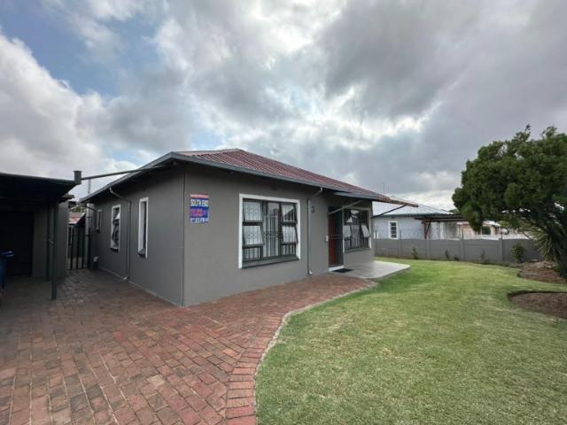 3 Bedroom House For Sale in South Hills
