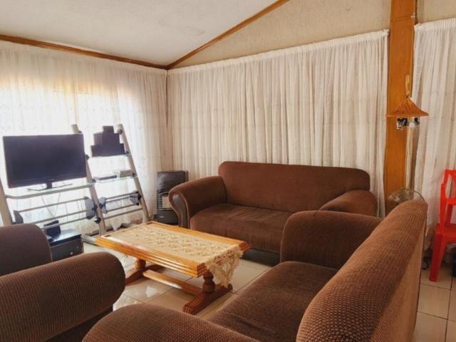 3 Bedroom House For Sale in Southfork