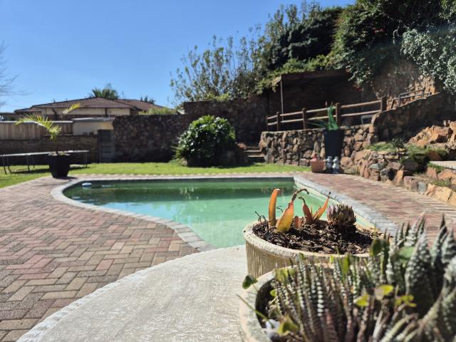 3 Bedroom House For Sale in Solheim