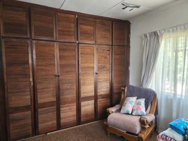 3 Bedroom House For Sale in Songloed