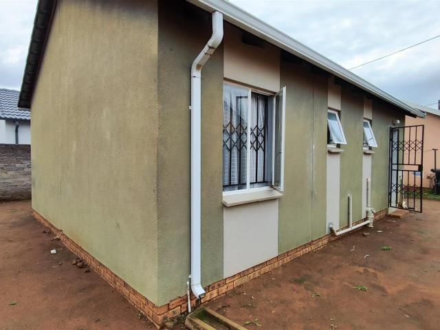 3 Bedroom House For Sale in Savanna City