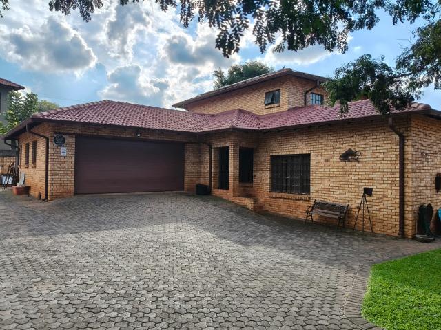 3 Bedroom House For Sale in Safari Gardens