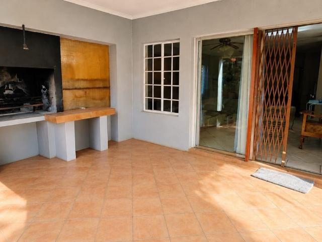 3 Bedroom House For Sale in Safari Gardens
