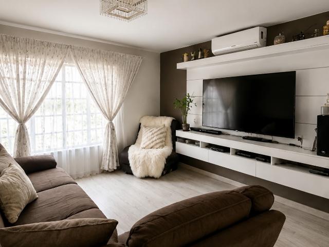 3 Bedroom House For Sale in Safari Gardens