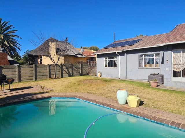 3 Bedroom House For Sale in Sasolburg Ext 11