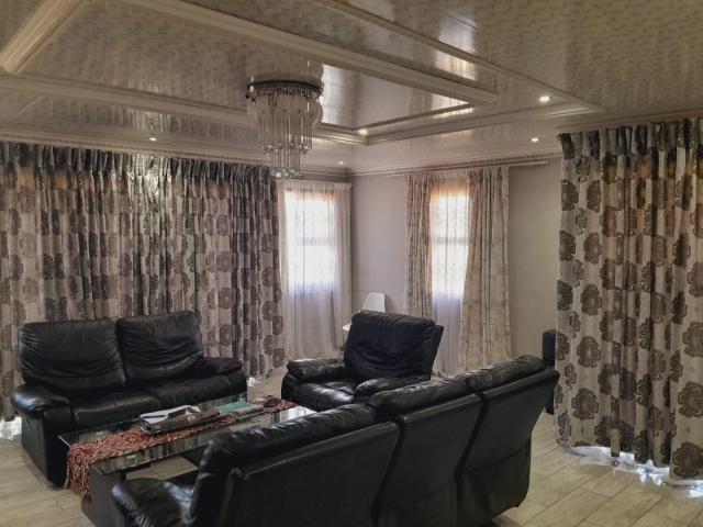 3 Bedroom House For Sale in Scenery Park