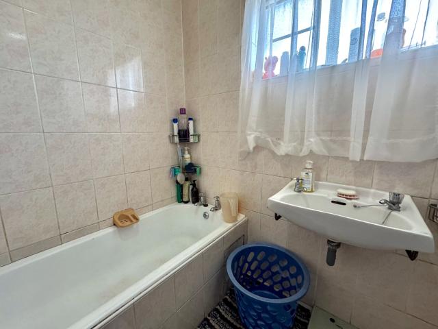 3 Bedroom House For Sale in Scheepershoogte