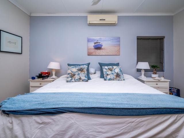 3 Bedroom House For Sale in Seaward Estates
