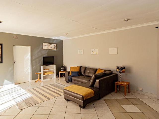 3 Bedroom house for sale in Selcourt, Springs