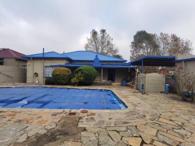 3 Bedroom House For Sale in Selection Park
